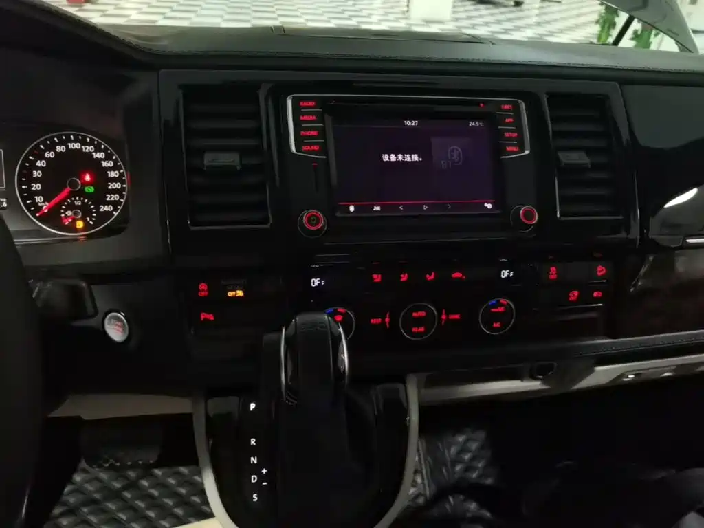Volkswagen Caravelle — миниатюра 13