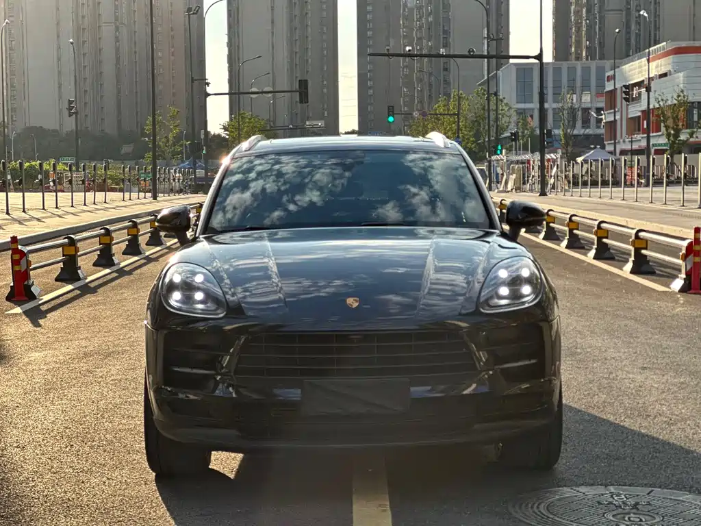 Porsche Macan — миниатюра 2