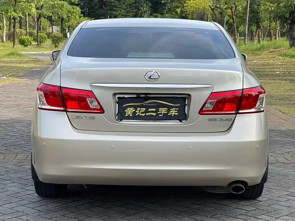 Lexus ES — миниатюра 6