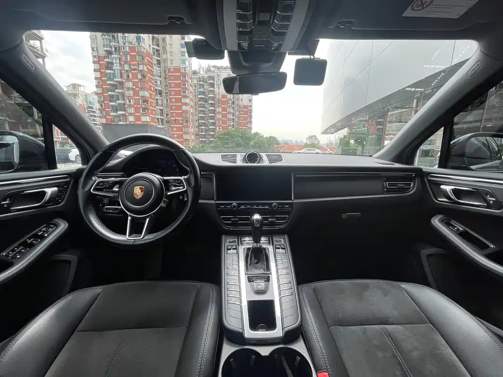 Porsche Macan — миниатюра 7