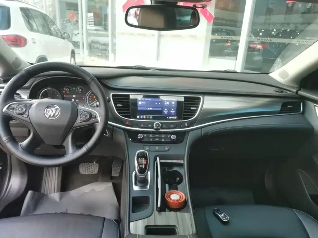 Buick LaCrosse — миниатюра 10