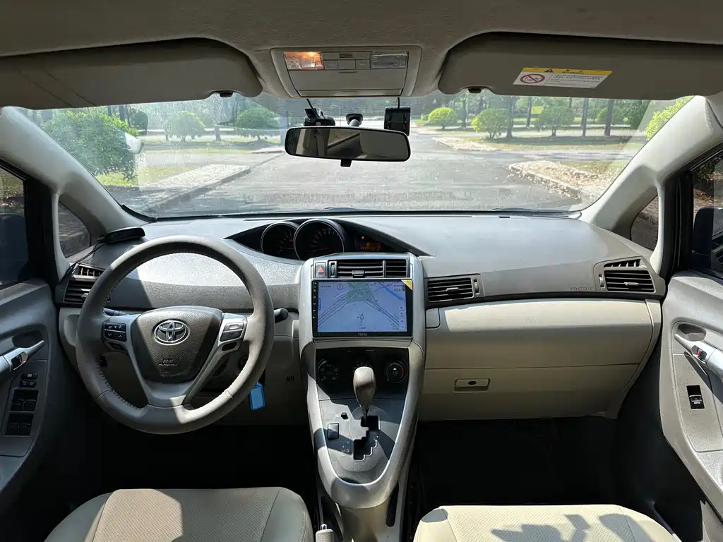 Toyota Verso — миниатюра 8