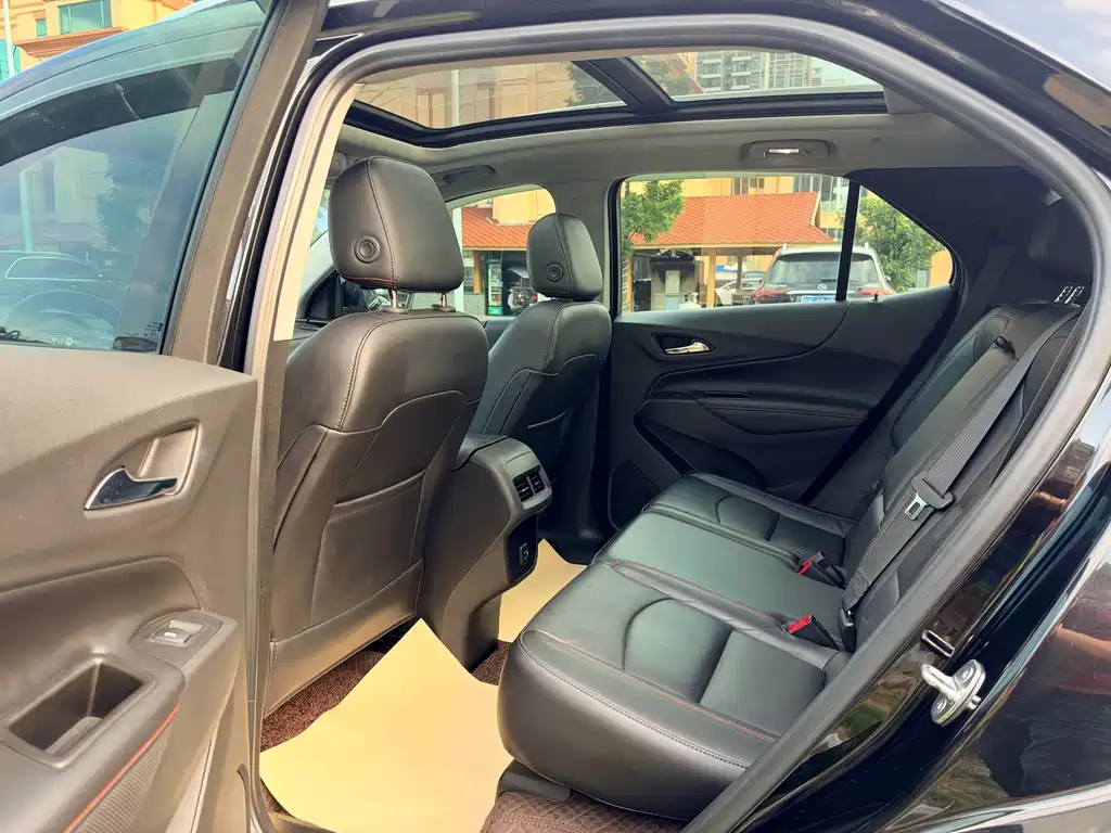 Chevrolet Equinox — миниатюра 12
