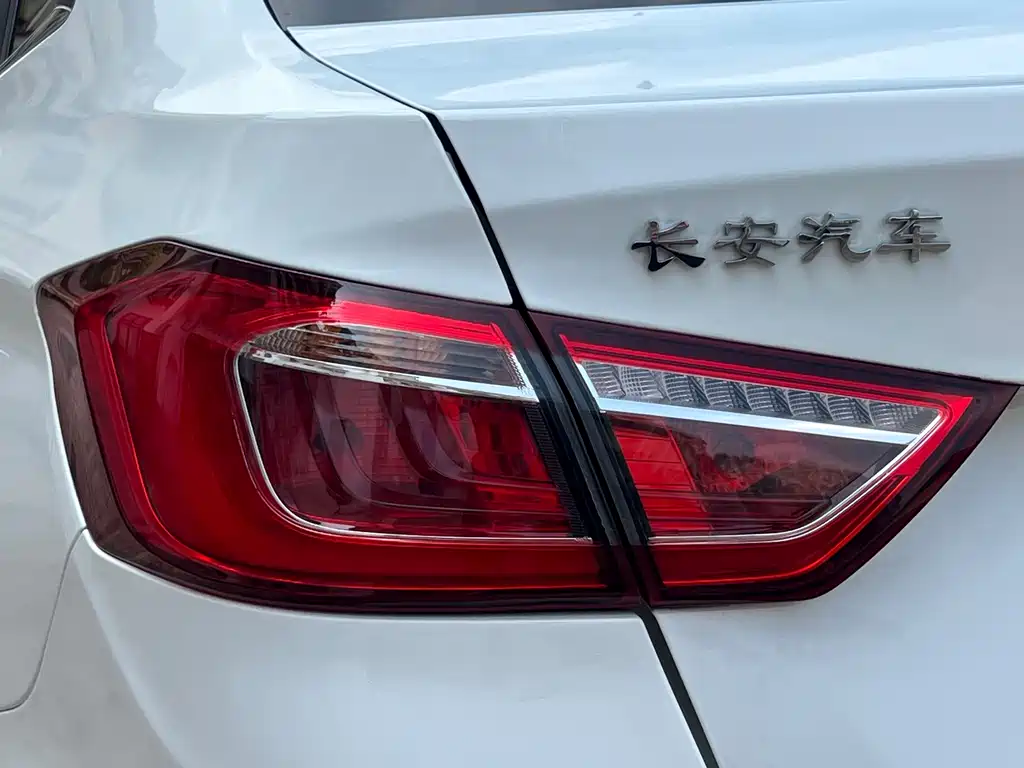 Changan Eado DT — миниатюра 15
