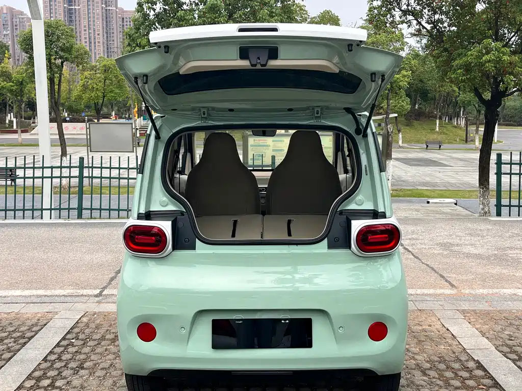 Wuling MINIEV — миниатюра 9