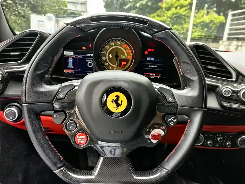 FERRARI 488