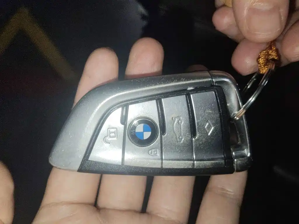 BMW 5 Series — миниатюра 9