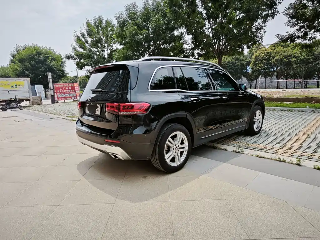 Mercedes-Benz GLB — миниатюра 10