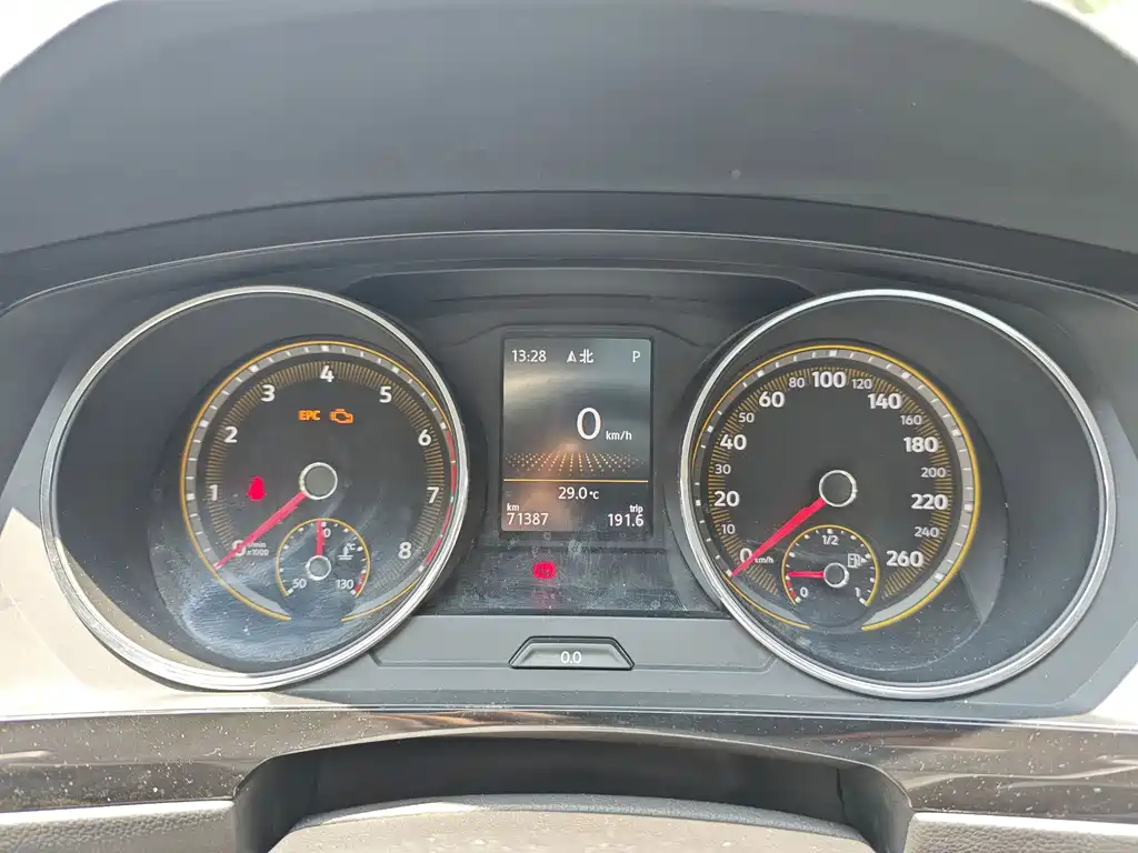 Volkswagen Tiguan L — миниатюра 13