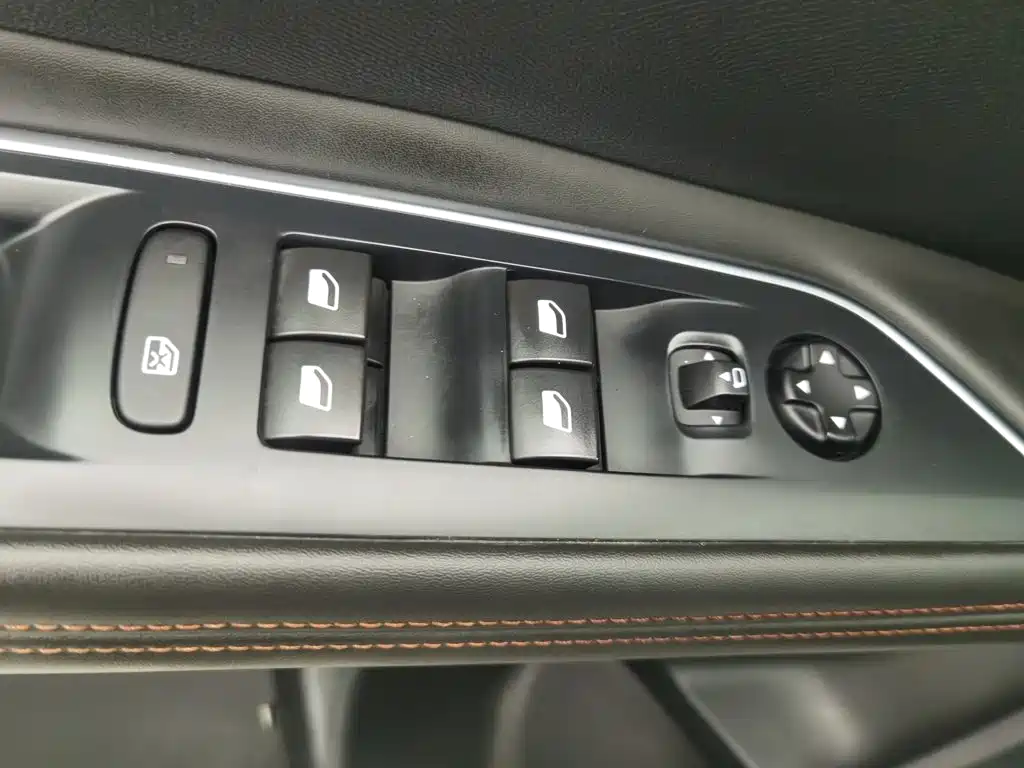 Peugeot 4008 — миниатюра 9