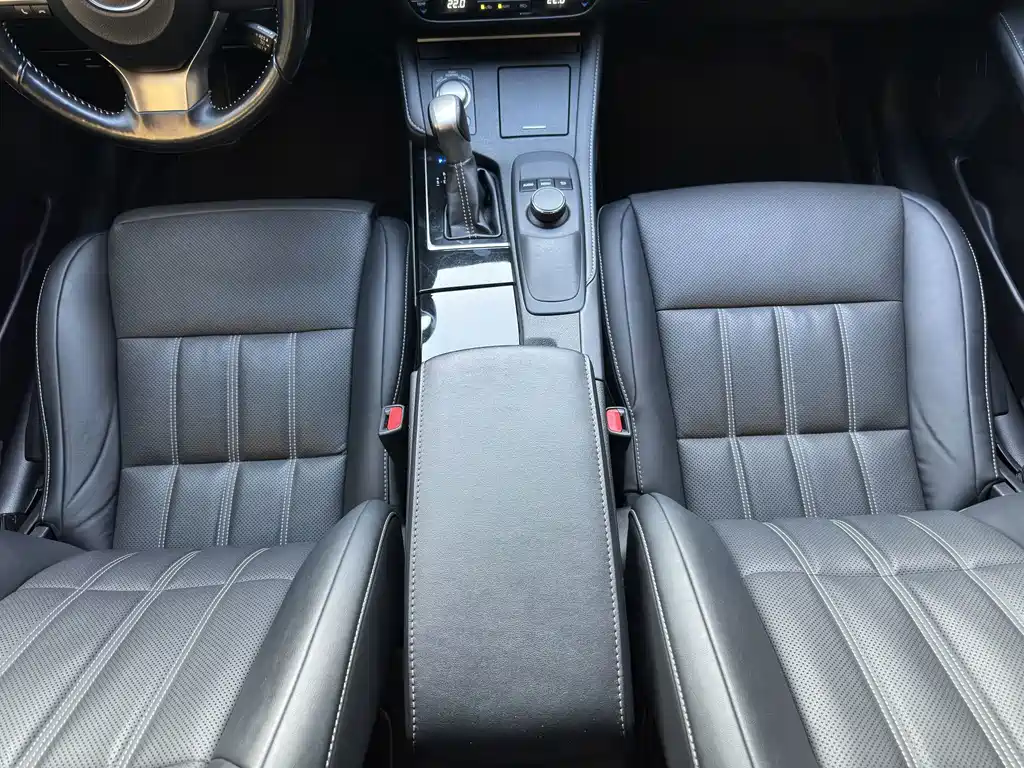 Lexus ES — миниатюра 14