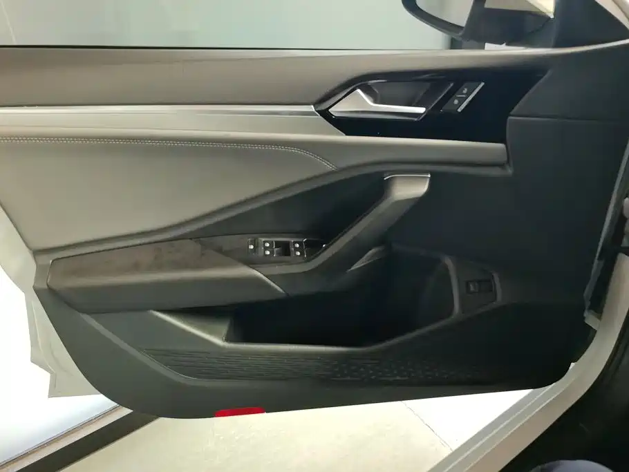 Volkswagen Sagitar — миниатюра 7