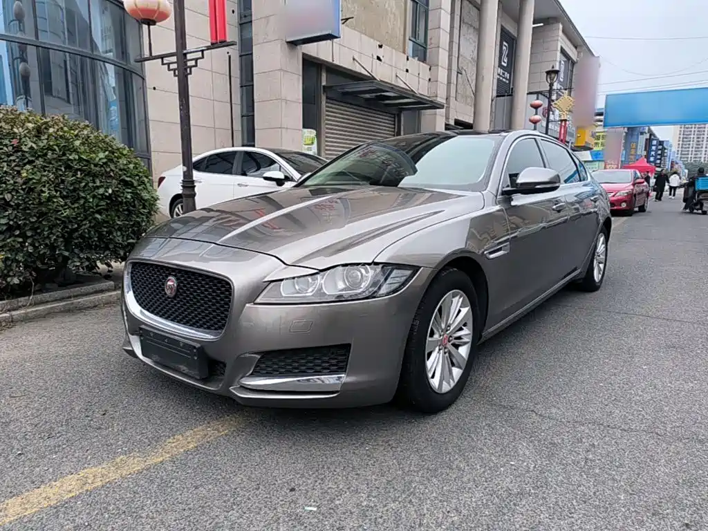 Jaguar XFL