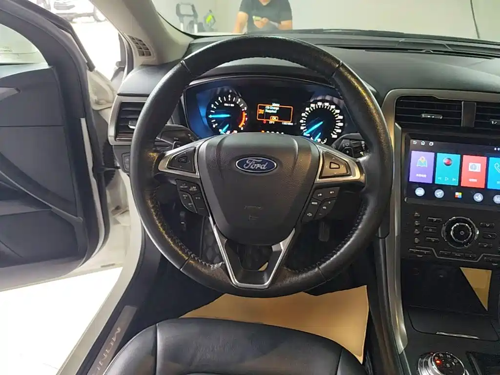 Ford Mondeo — миниатюра 11