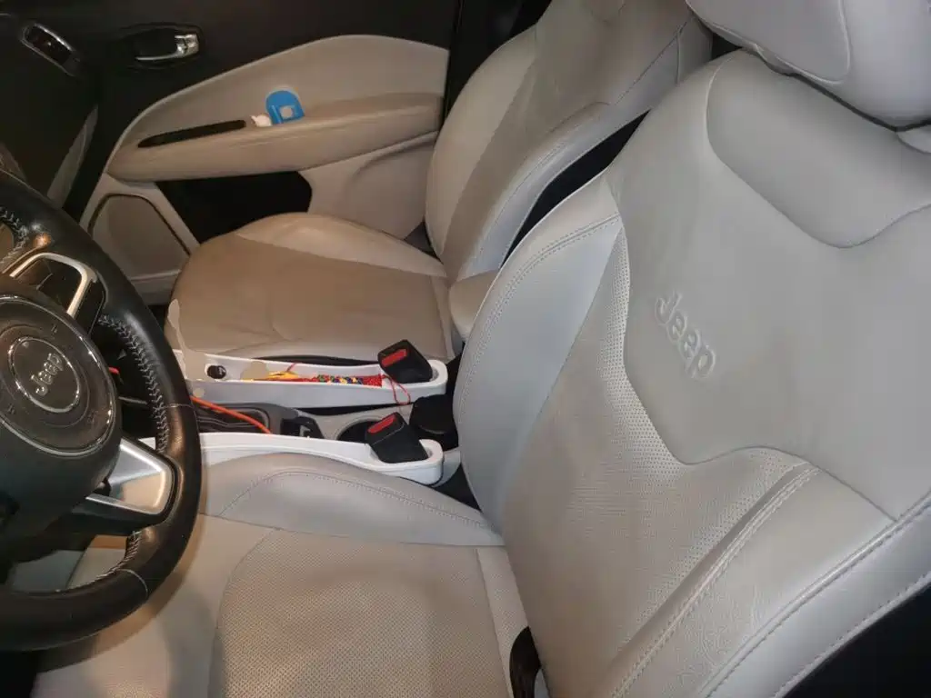 Jeep Compass — миниатюра 11