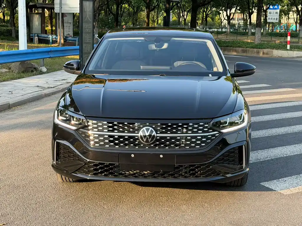 Volkswagen Lavida — миниатюра 2