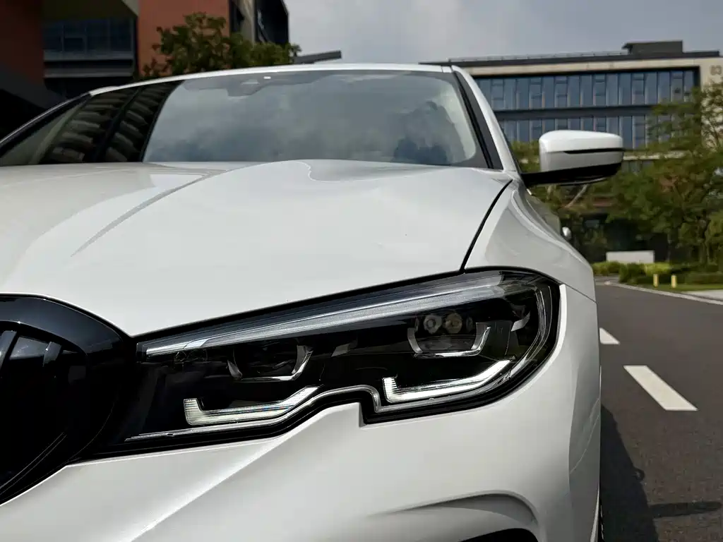 BMW 3 Series — миниатюра 17