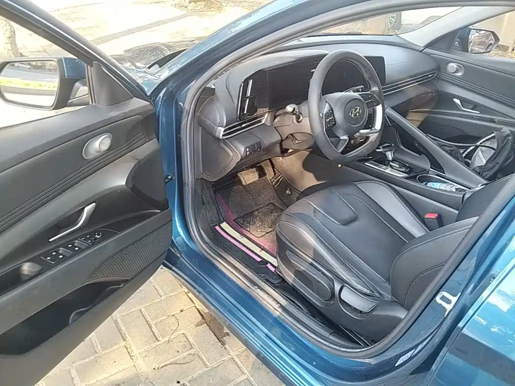 Hyundai Elantra — миниатюра 16