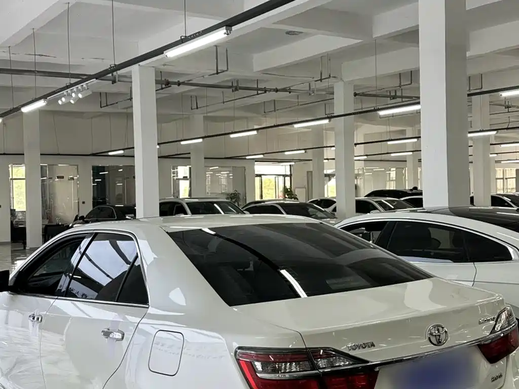 Toyota Camry — миниатюра 7