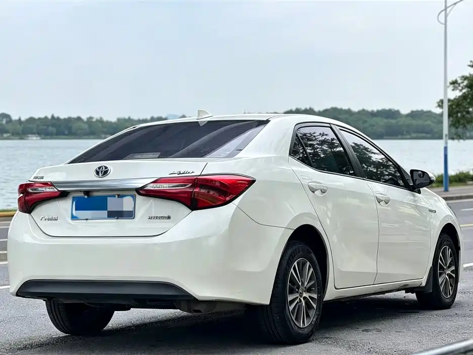 Toyota Corolla Levin 2016 1.8H GS E-CVT Elite