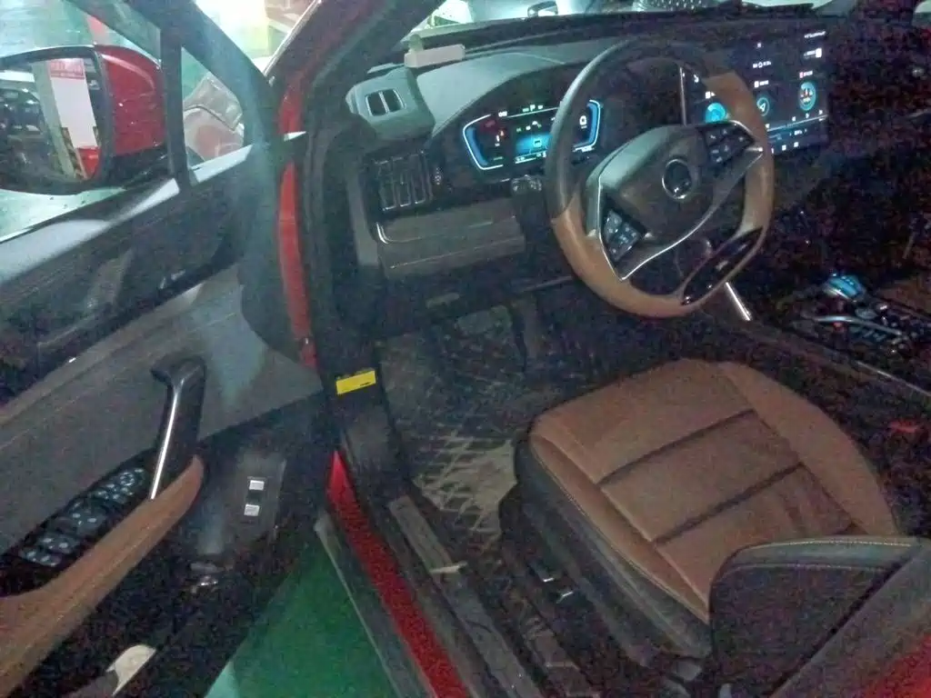 BYD Tang New Energy — миниатюра 17