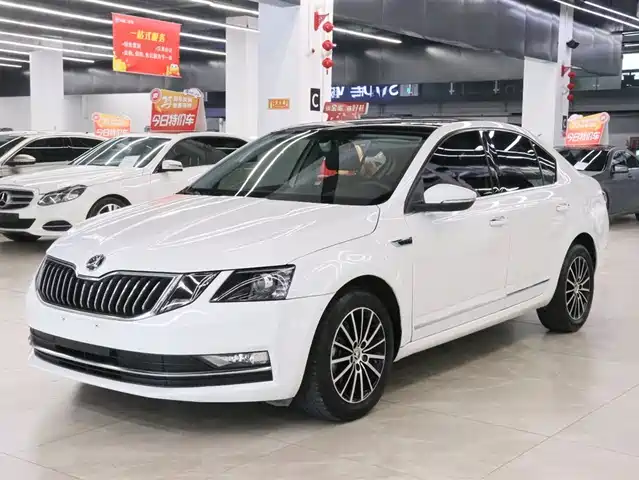SKODA OCTAVIA 2020