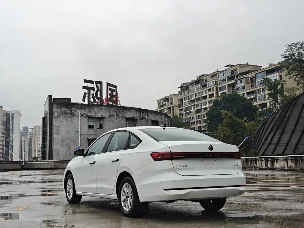 Volkswagen Lavida — миниатюра 8