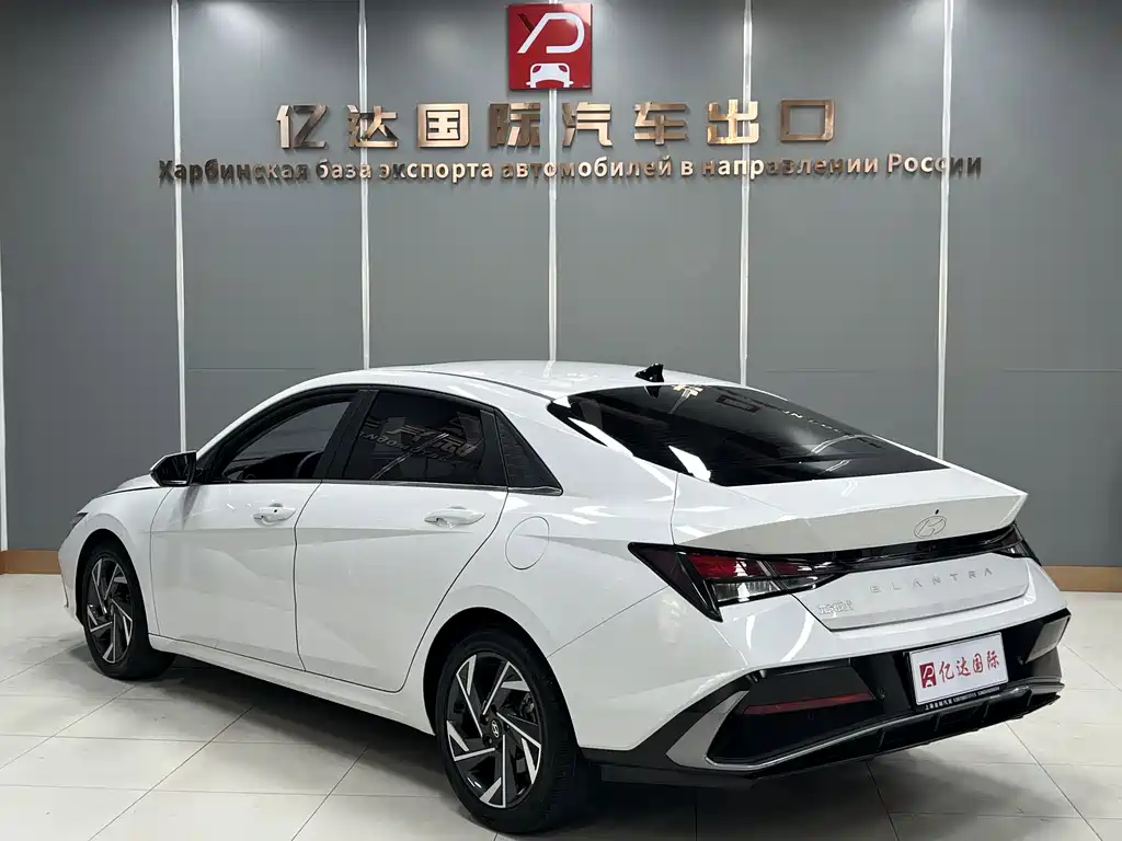 Hyundai Elantra — миниатюра 4