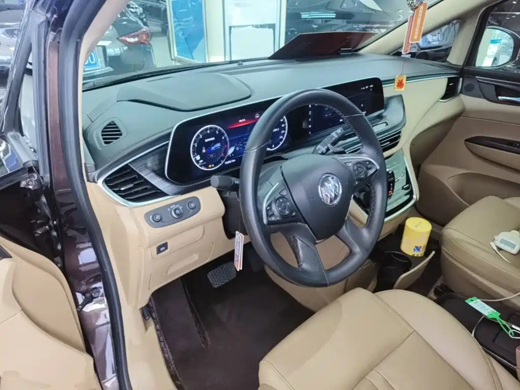 Buick GL8 — миниатюра 10