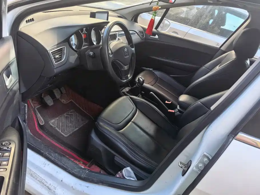 Peugeot 308 — миниатюра 9