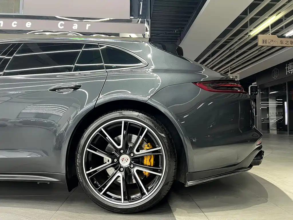 PORSCHE PANAMERA