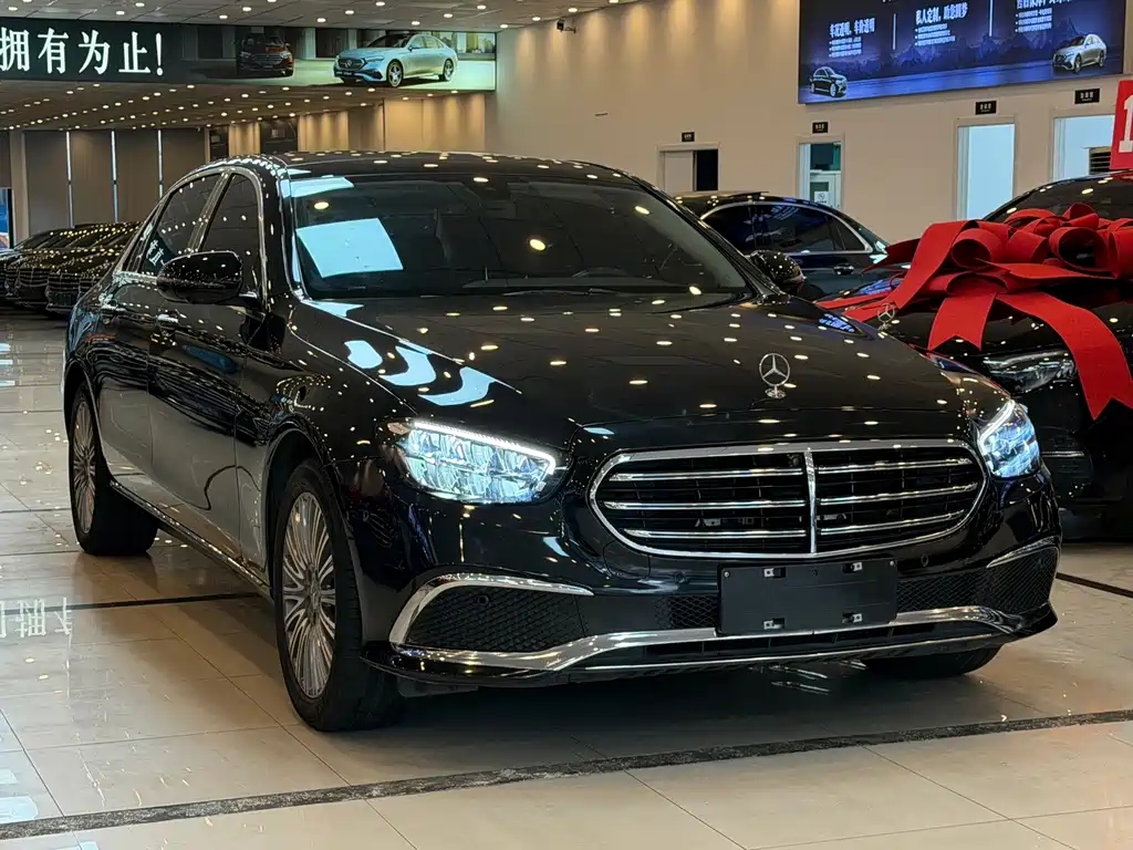Mercedes-Benz E-Class — миниатюра 2