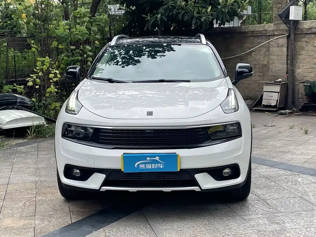 Lynk & Co 01 — миниатюра 2