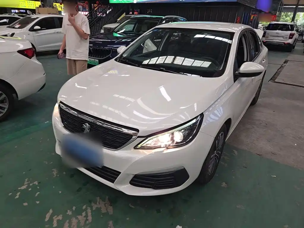 Peugeot 308 — миниатюра 2