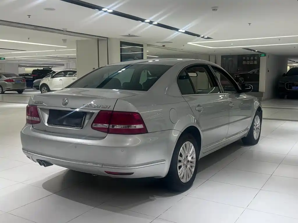 Volkswagen Passat Lingyu — миниатюра 5