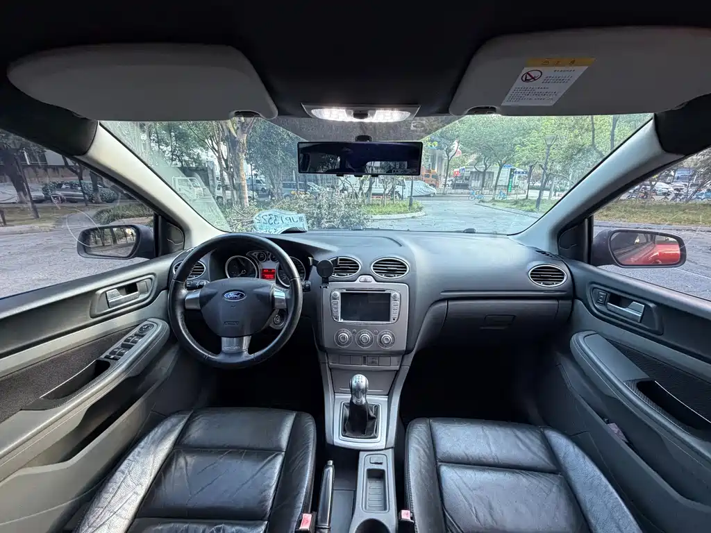 Ford Focus — миниатюра 11