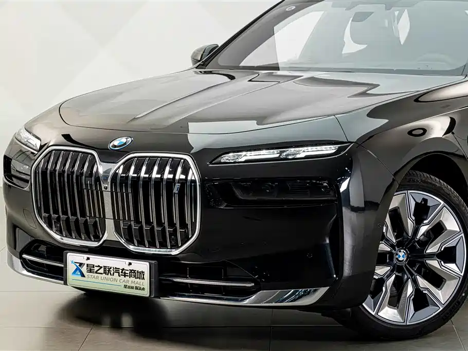 BMW i7 — миниатюра 2