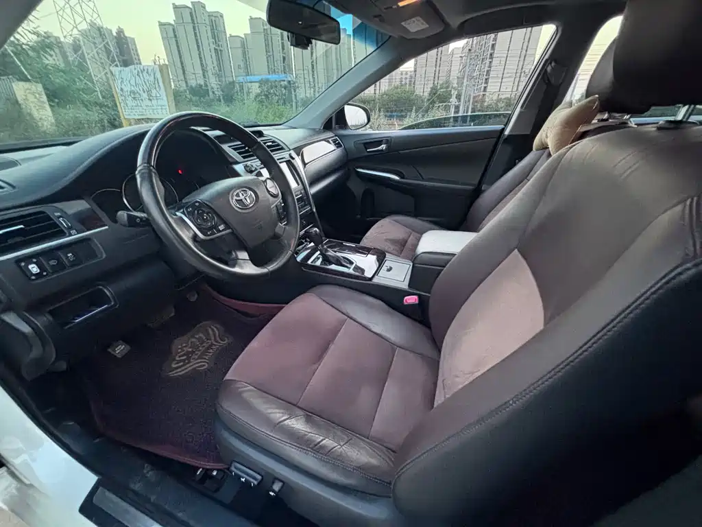 Toyota Camry — миниатюра 9