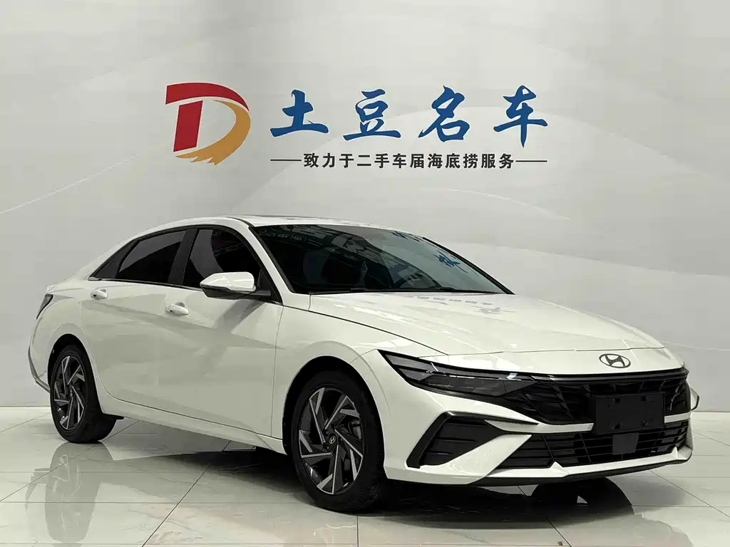 Hyundai Elantra 2023 1.5L CVT LUX Luxury