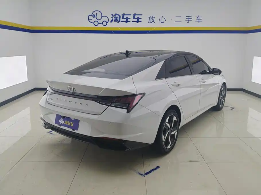Hyundai Elantra — миниатюра 3