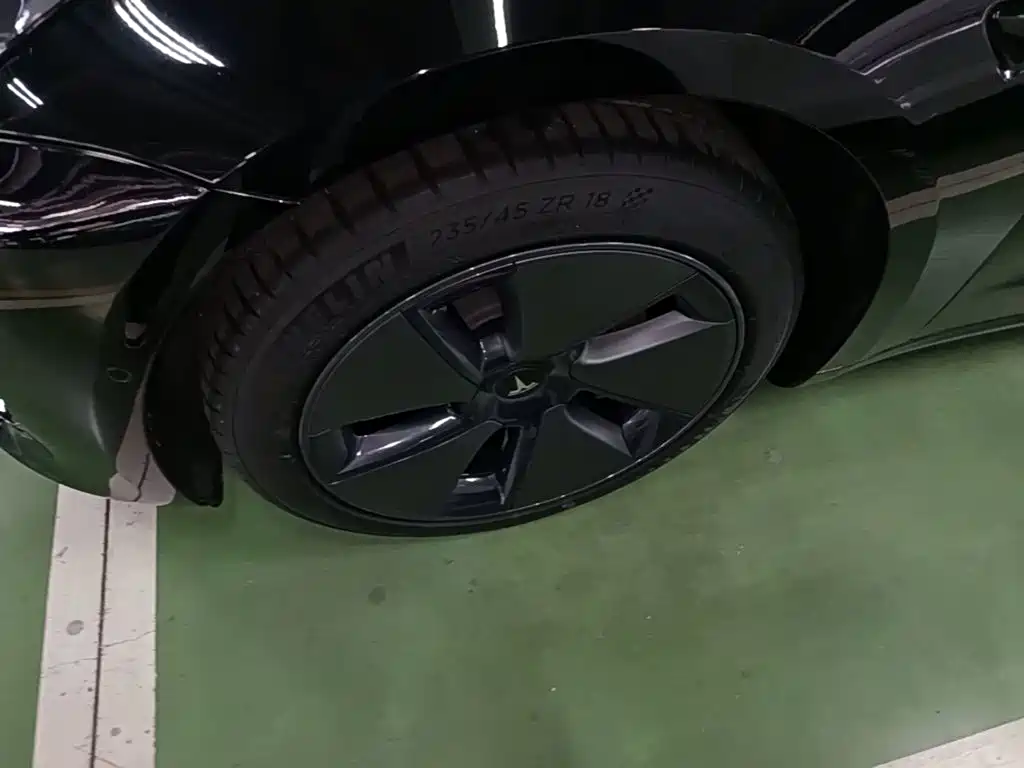 Tesla Model 3 — миниатюра 23