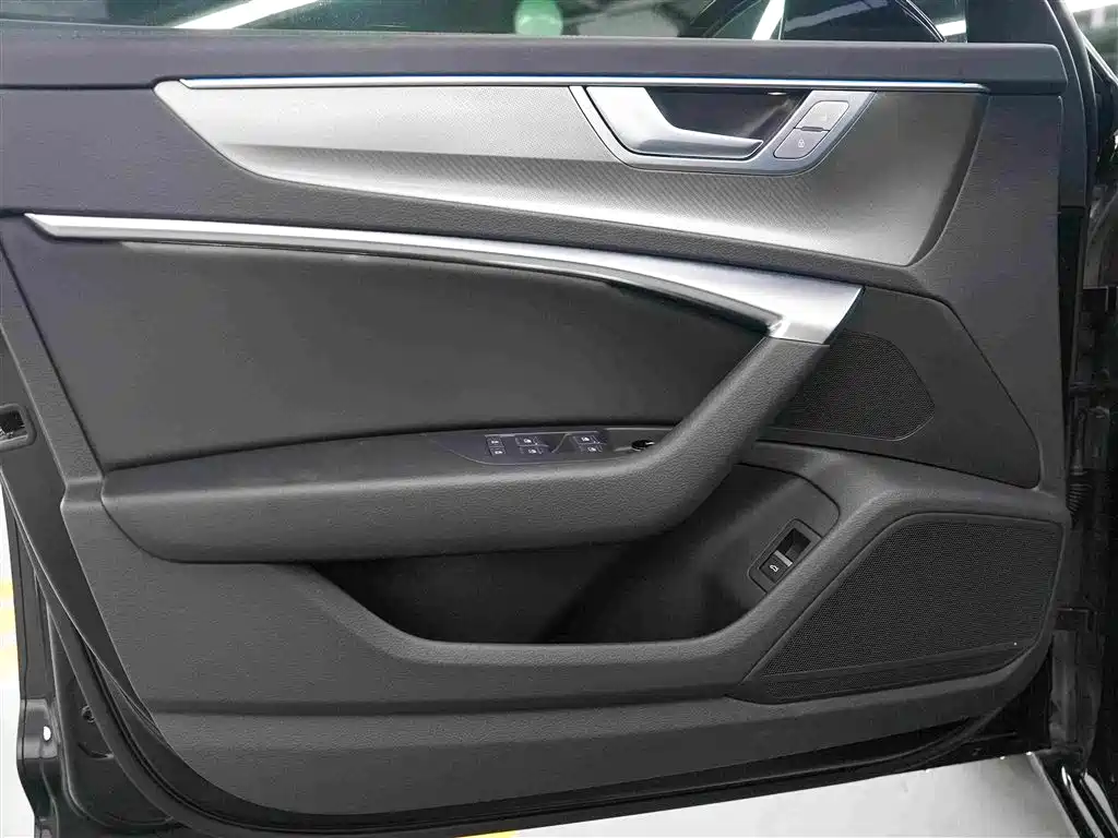Audi A6L — миниатюра 9
