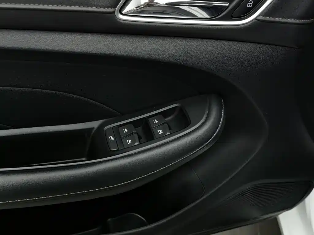 Roewe i5 — миниатюра 9