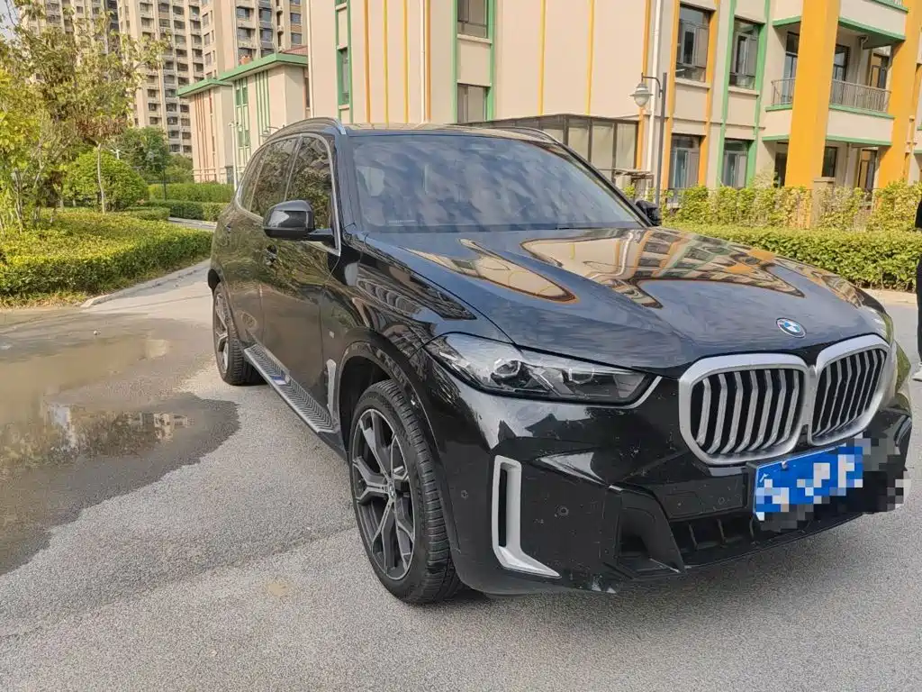 BMW X5 2023 xDrive 40Li Premium M Sport