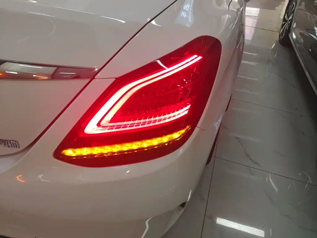 Mercedes-Benz C-Class — миниатюра 8