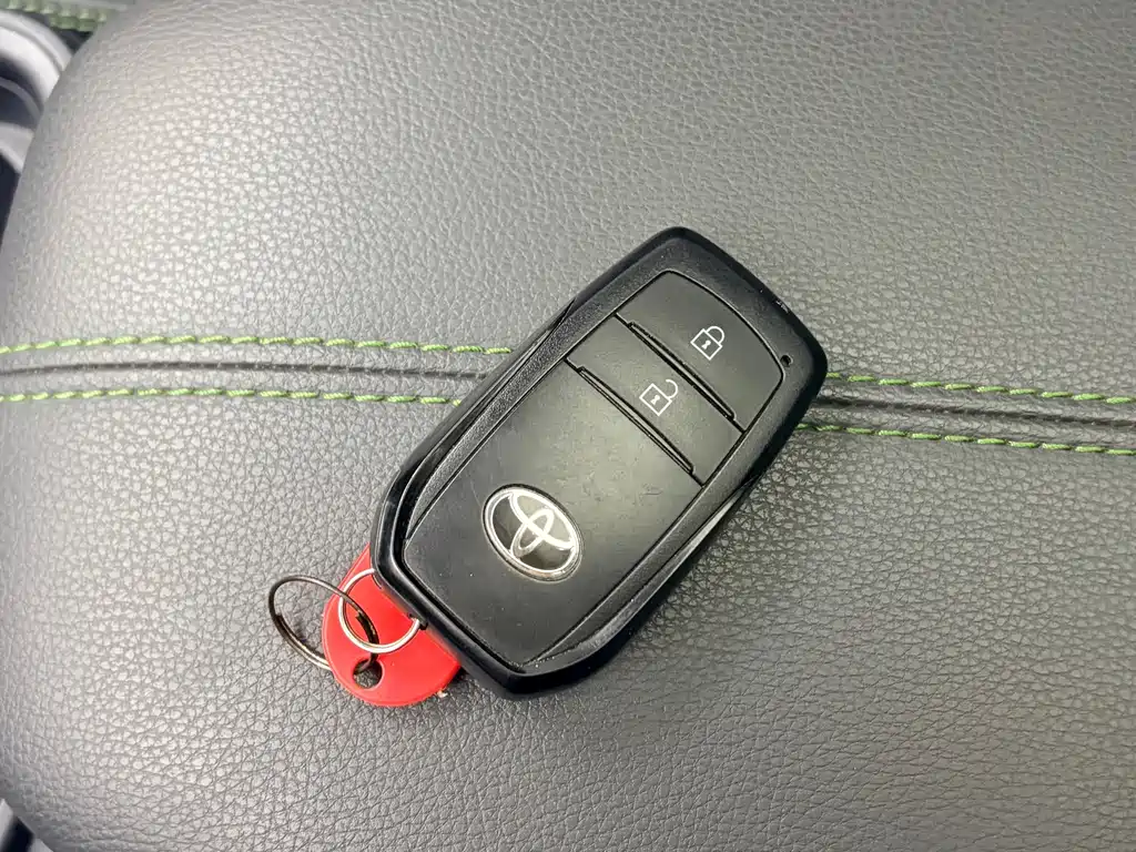 Toyota RAV4 — миниатюра 7