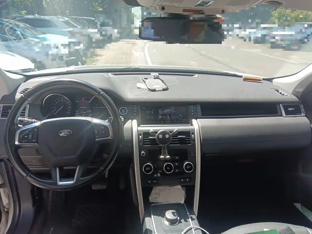 Land Rover Discovery Sport — миниатюра 10