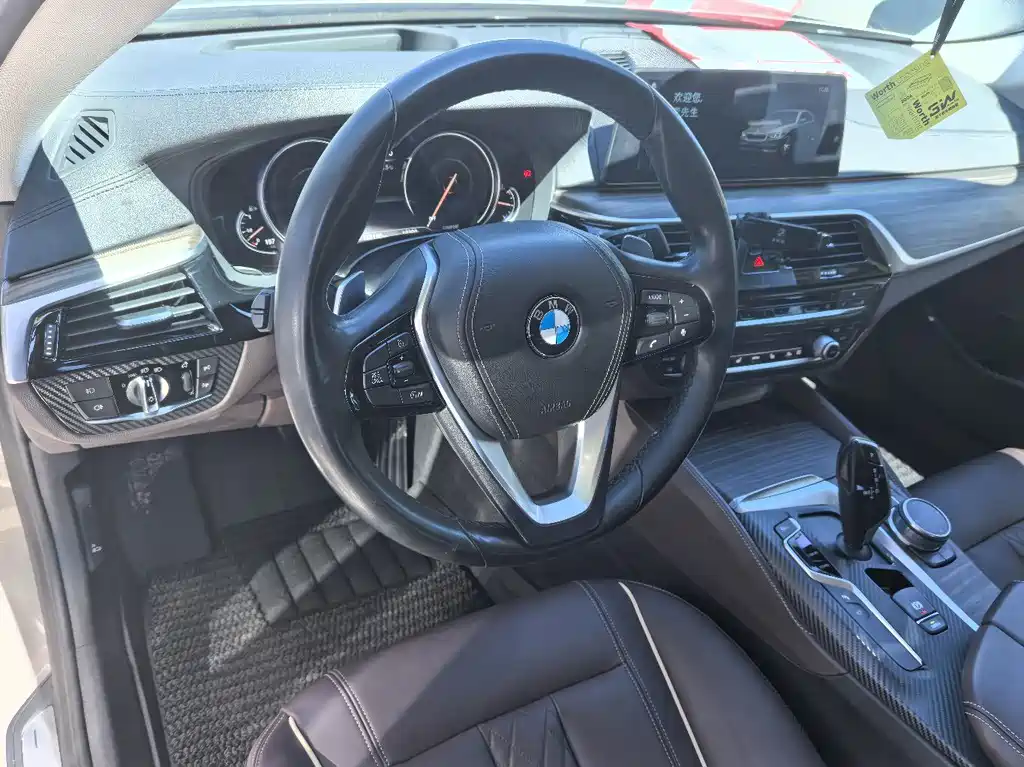 BMW 5 Series — миниатюра 4