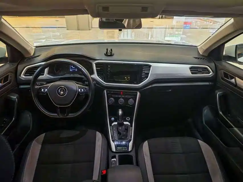 Volkswagen T-Roc — миниатюра 4