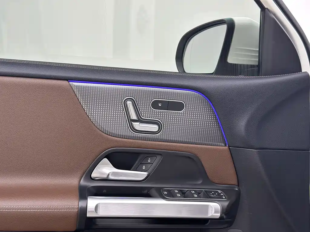 Mercedes-Benz GLB — миниатюра 6